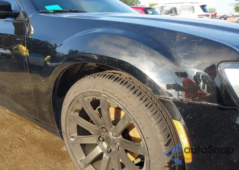 2015 Chrysler 300 300S z USA, uszkodzony, nr VIN 2C3CCABG6FH807698